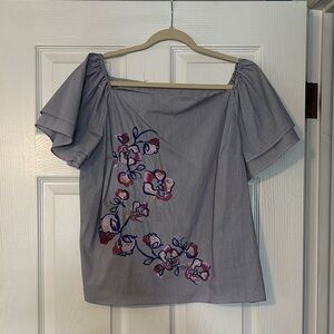 Kohl's Blie Blouse with Ruffled Sleeves and Pink and Gold Floral Design